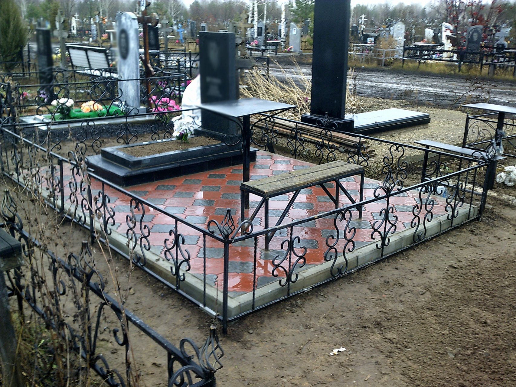 Благоустройство могилы на кладбище на Домодедовском кладбище